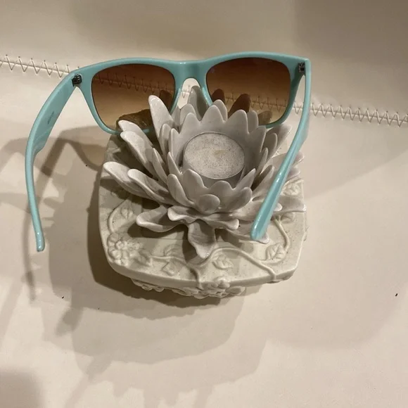 Sunglasses like new - Picture 2 of 6